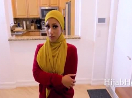 زوجة المحرومة من النشوة تحت الحجاب تخون زوجها المسلم: قصة الخيانة العربية المحرمة