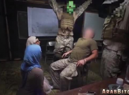 جندي عربي يدخل قاعدة عسكرية بالمخالفة ليمارس الجنس مع مراهقة محجبة في أول تجربة لها