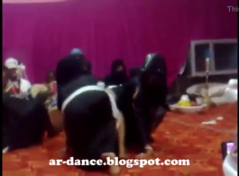 رقص عربي جريء لا يصلح للمشاهدة العائلية