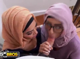 تحدٍ مثير: فيوليت مايرز وجوليانا فيغا تتنافسان على مص الذكر وسط زوج مسلم وابنة زوجته اللبنانية وميا خليفة