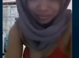 فتاة ماليزية ترتدي الحجاب تظهر في فيديو إباحي جديد