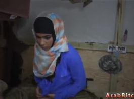 جندي مسلم ينفذ عملية بوسي رن ويمارس الجنس مع فتاة بيضاء