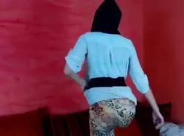 الجنس العربي المباشر: فيديو إباحي هواة مجاني من كاميرات الويب